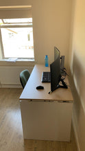 SPEEDY - the Instant desk - unfolds & assembles in 40 seconds - watch video.